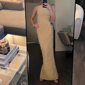 BOOHOO BEIGE TEXTURED MAXI DRESS WITH LEG SLIT SIZE XS - MOST FLATTERING DRESS